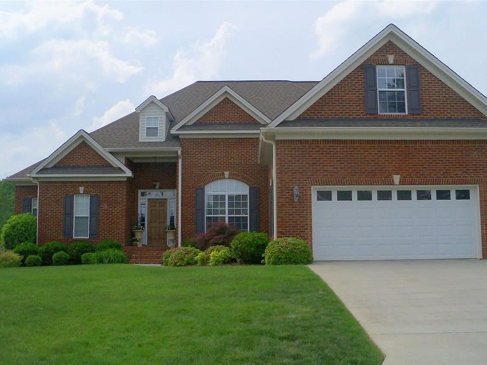 1st image of 5649 Avenwood Cir NW