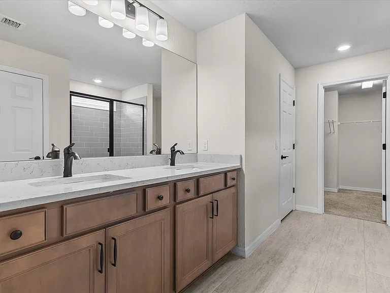640 SE Monet Dr — Photo 15