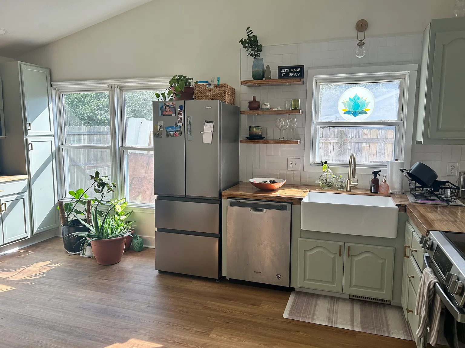 209 Hollins Rd — Photo 4