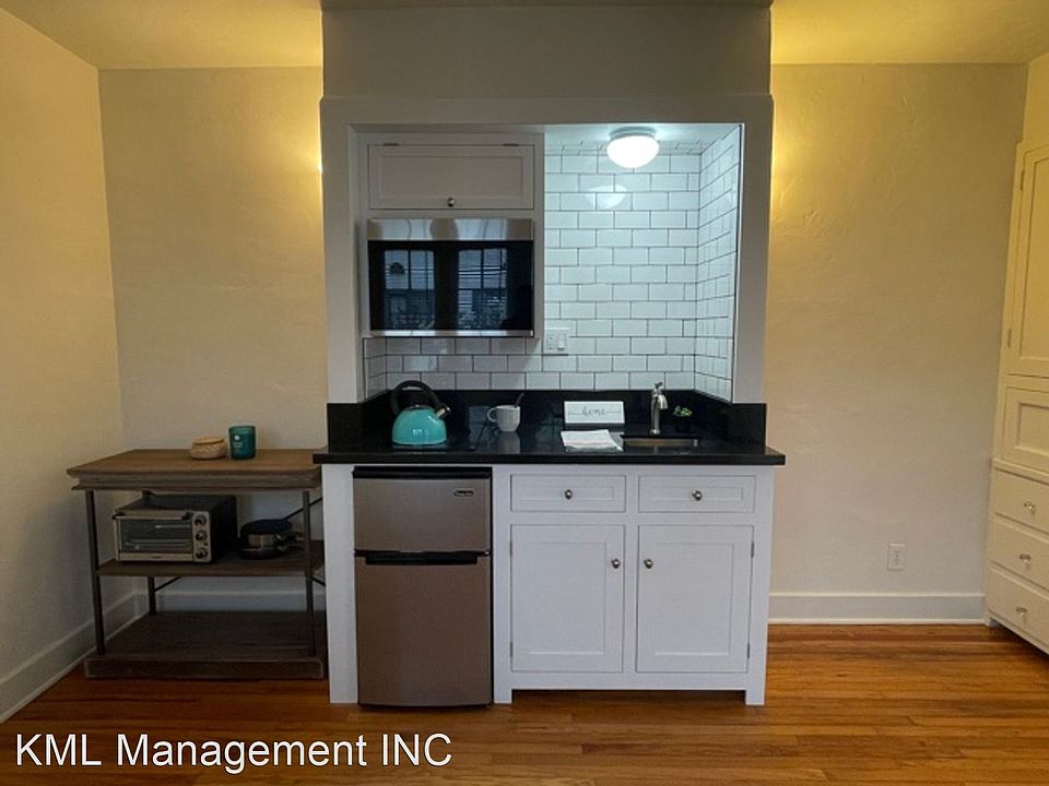 1st image of 1415 1/2 Bank St #C