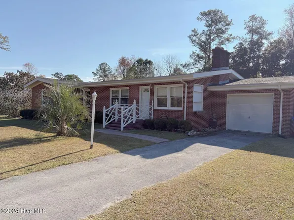 2112 S Lakeview Drive, Newport, NC 28570
