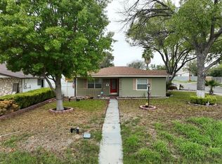 608 E 9th St, Del Rio, TX 78840