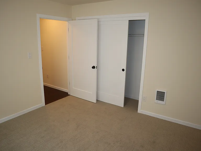 9504 Farwest Dr SW — Photo 11