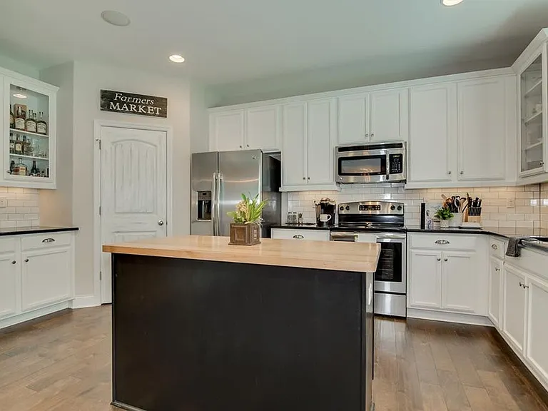 1554 Driftwood Ln — Photo 21