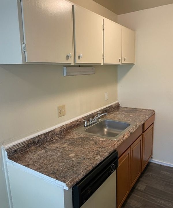 1st image of 1209 Nelson St APT A