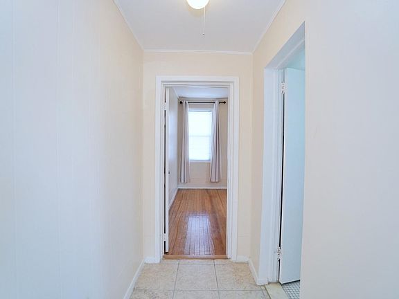 4th image of 311 Clifton Ave #2A