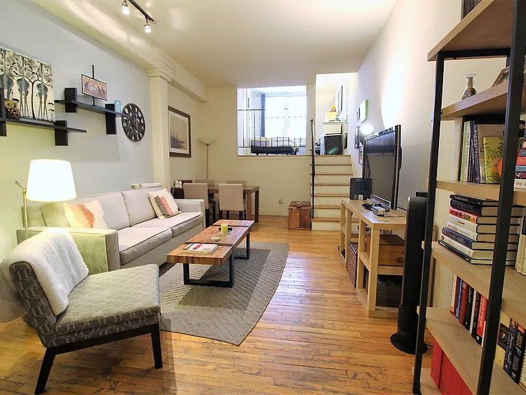 319 E 53rd St #5E — Photo 1