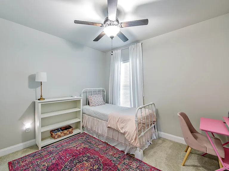 110 Devon Ct — Photo 13