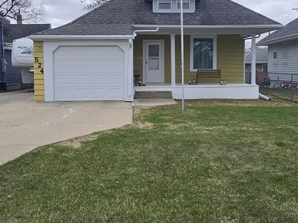 524 12th Ave NE, Aberdeen, SD 57401