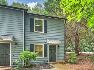 1718 Village Lake Dr, Charlotte, NC 28212