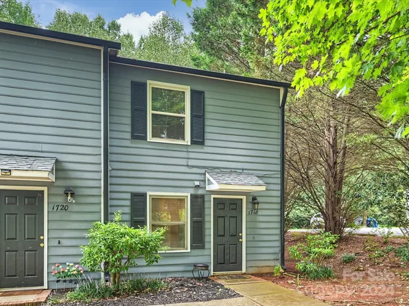 1718 Village Lake Dr, Charlotte, NC 28212