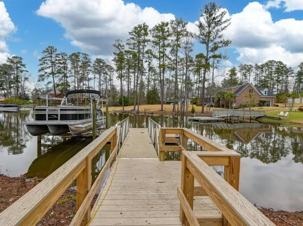 334 Breezy Bay Ct, Gilbert, SC 29054