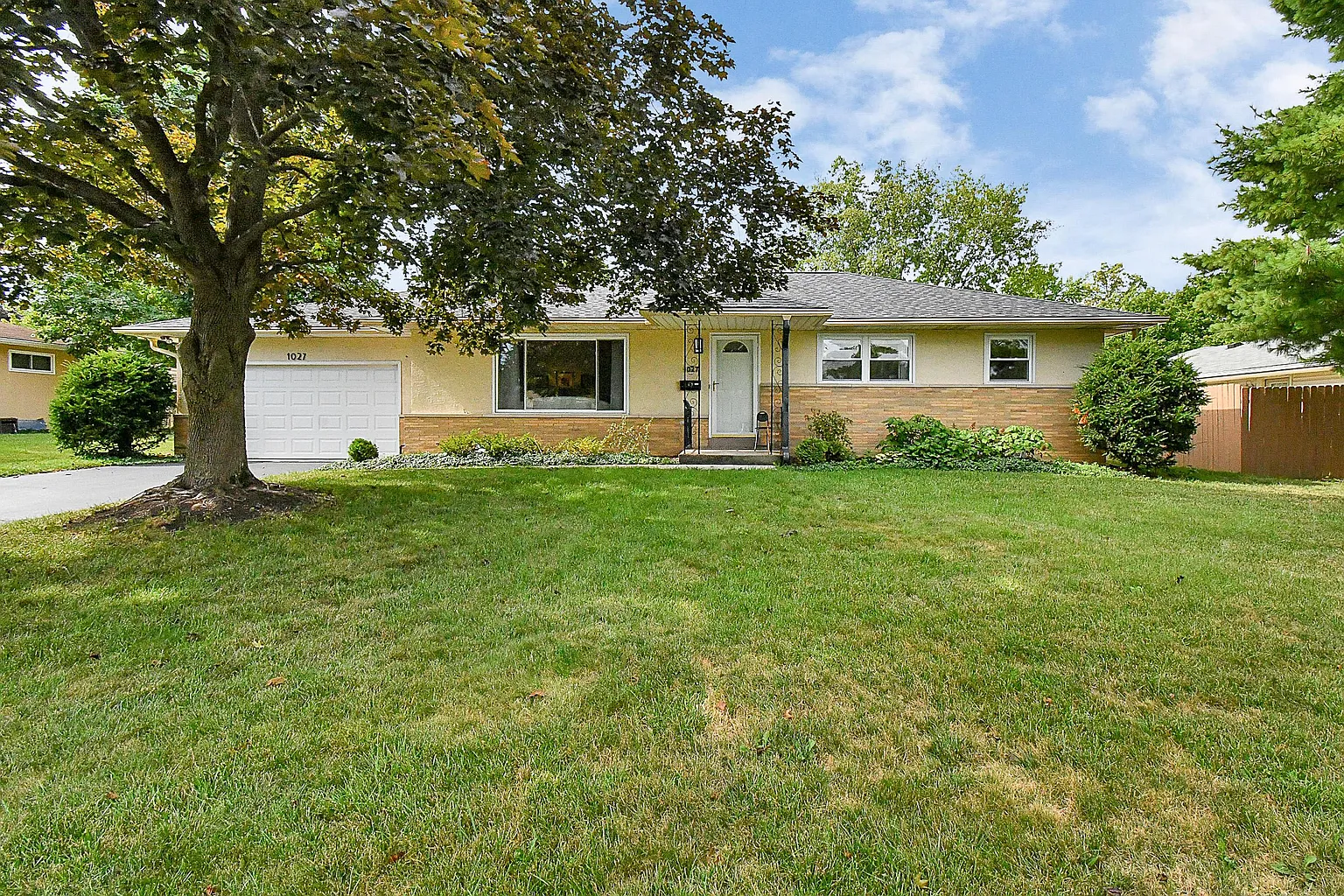 1027 Garden Rd photo 1