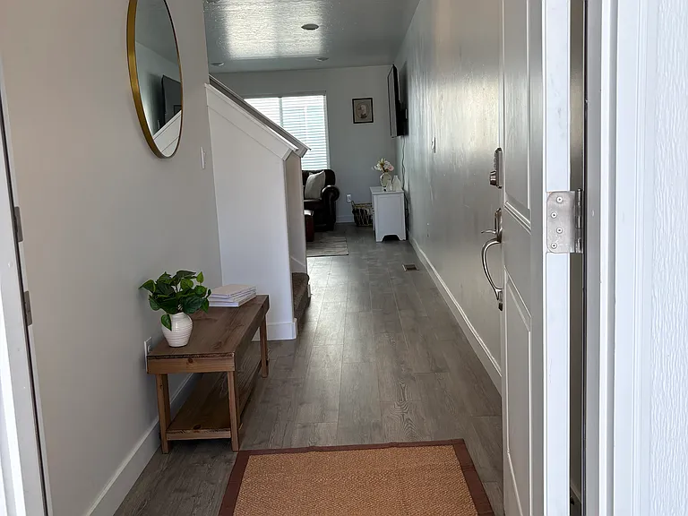 948 E Jack Dr — Photo 3