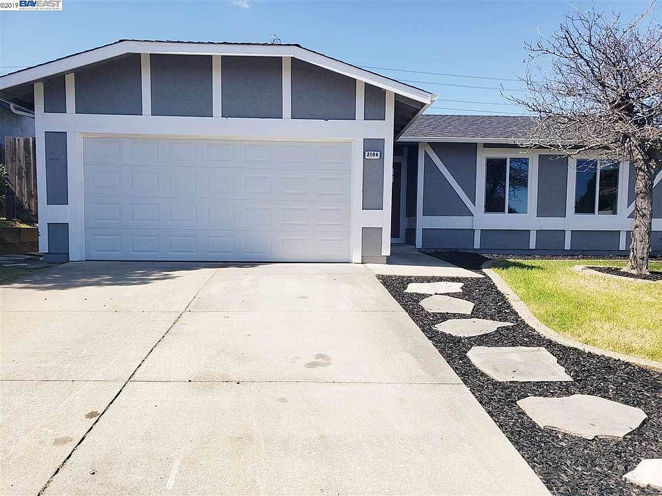 1st image of 2104 Greenwood Pl