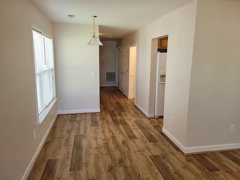 211 Provence St — Photo 3