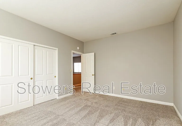 37 Mountain Valley Pl — Photo 10
