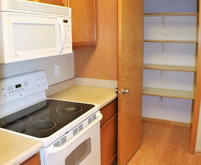 240 Sadler Ln #204 — Photo 5