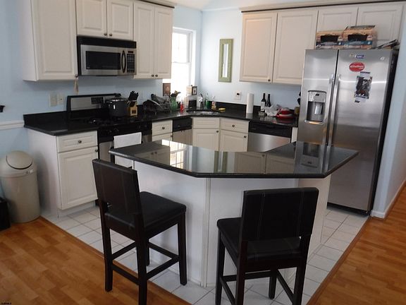 5th image of 806 Plymouth Pl #806