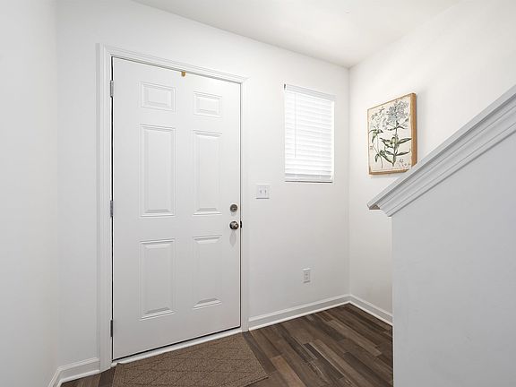 5th image of 100 Stevens Cove Dr