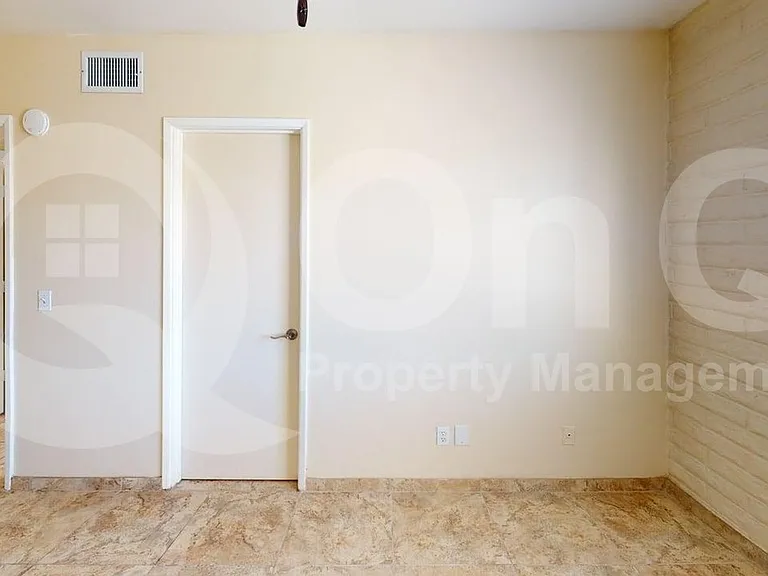 905 S La Bellota — Photo 8