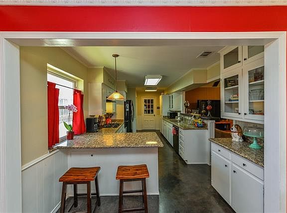 5th image of 2506 Locksley Dr