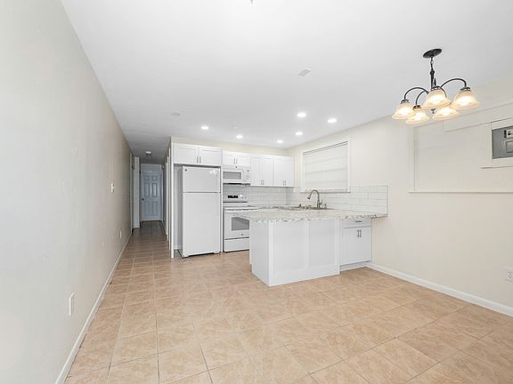 4th image of 1008 Meadows Ave #B