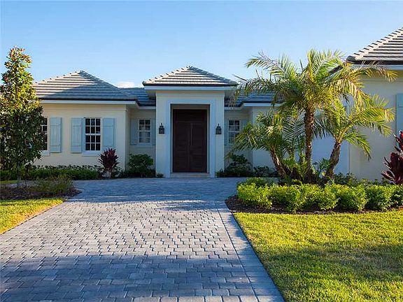 5th image of 330 Lakeview Way