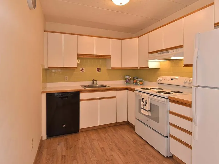 153 Milk St #15 — Photo 8