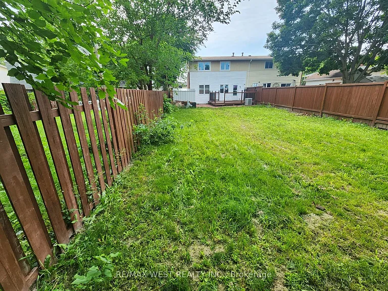 10658 Atwater Cres — Photo 33