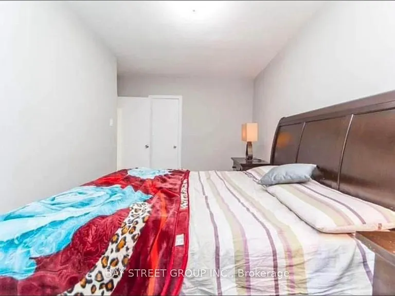 57 Medway Cres #UPPER FLOOR — Photo 10
