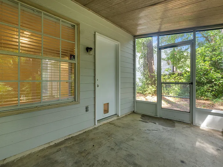 2199 Parrot Ln — Photo 22