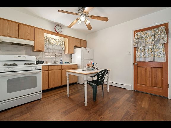4th image of 11338 S King Dr #2