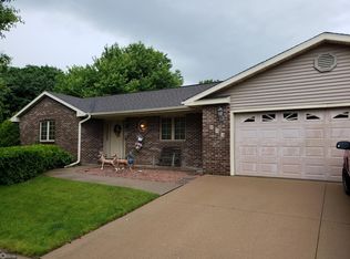 403 6th Ave E, Oskaloosa, IA 52577
