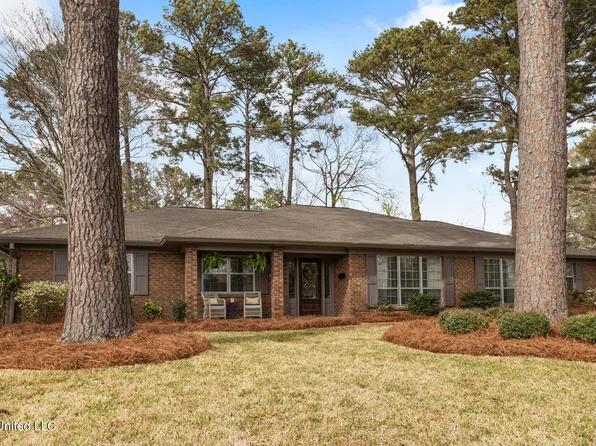 5410 Charter Oak Pl, Jackson, MS 39211