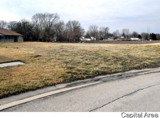 1801 W Road Dr, Springfield, IL 62711