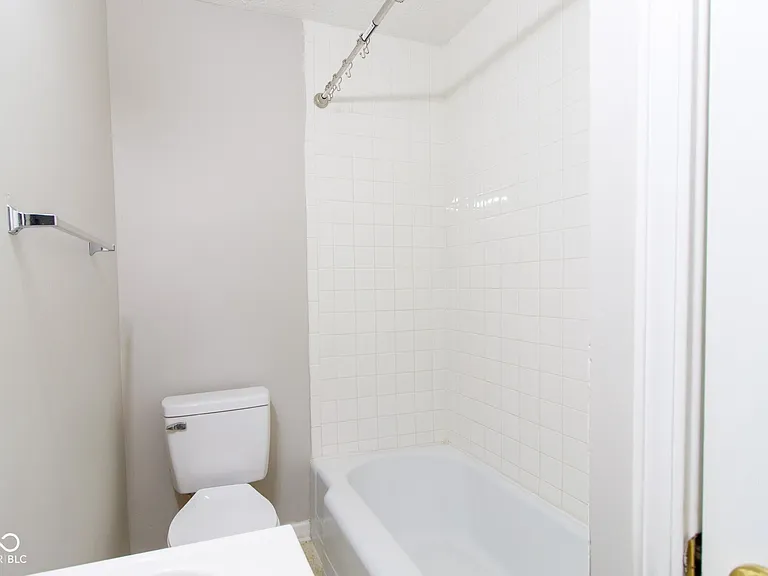 63 S 3rd Ave — Photo 11