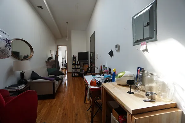 Rented by Rennit Inc. | media 12