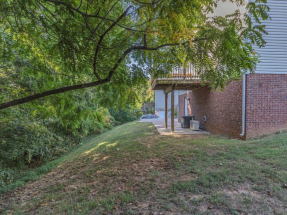 5th image of 345 Brook Mead Dr