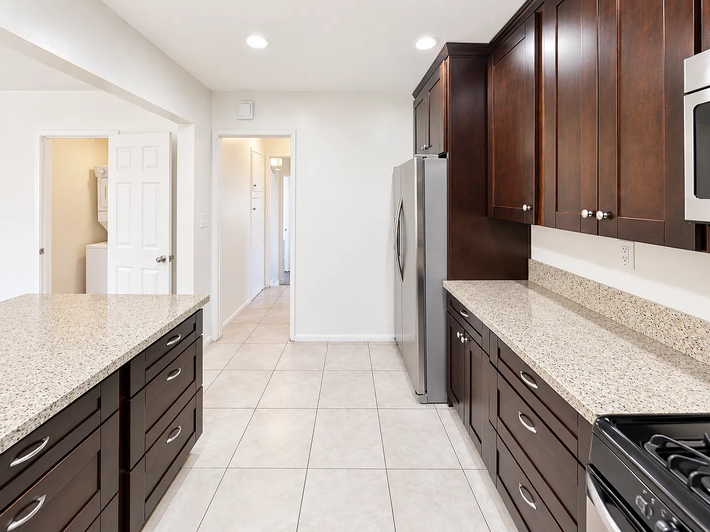 7BD/3BA, Big Driveway!! — Photo 3