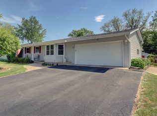 674 Clover Rd, Wauconda, IL 60084