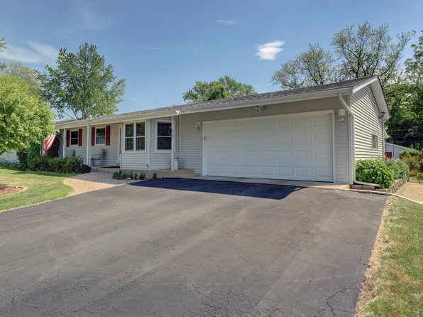 674 Clover Rd, Wauconda, IL 60084