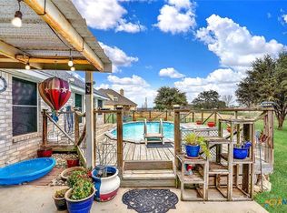 1120 Country View Dr, La Vernia, TX 78121