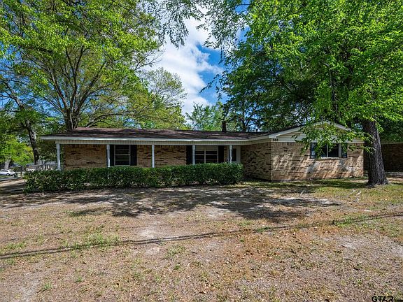 2nd image of 300 Robert E Lee Dr