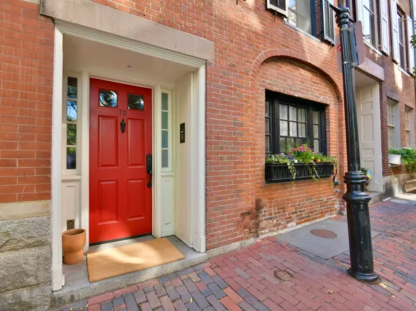 70 Myrtle St, Boston, MA 02114