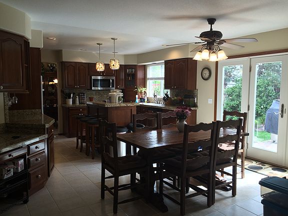 Kitchen and Eating Area 