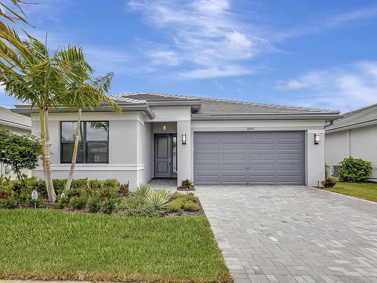12557 SW Rain River Dr — Photo 1