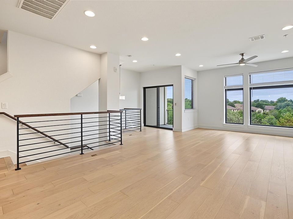 1st image of 2050 Lohmans Spur Rd #102