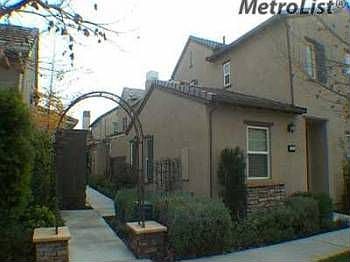 1st image of 11 Villa Gardens Ct