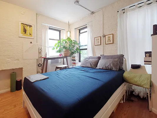 Rented by Triumph Property Group | media 14